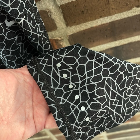 Nike Dri Fit Running Capri, Size Medium, Black - Picture 5 of 7